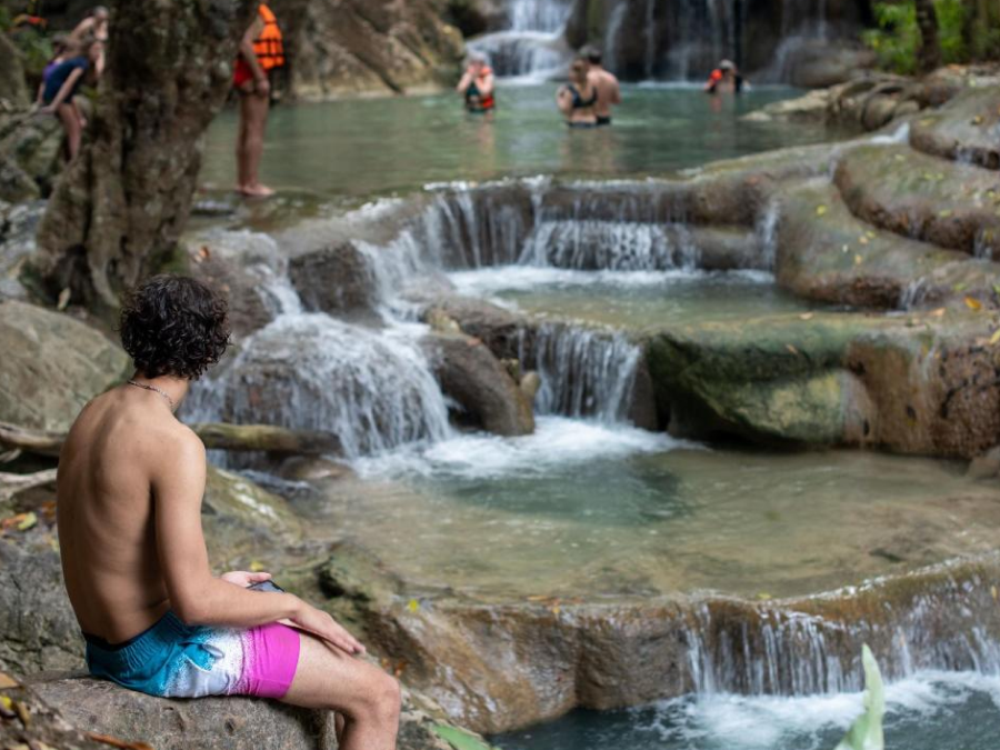 Your luxury vacation escape in Drax Hall 4 (3)